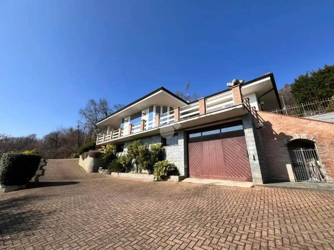 Villa in vendita a Strambinello