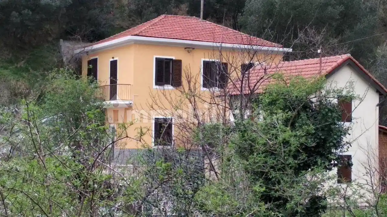 Villa in vendita a Celle Ligure