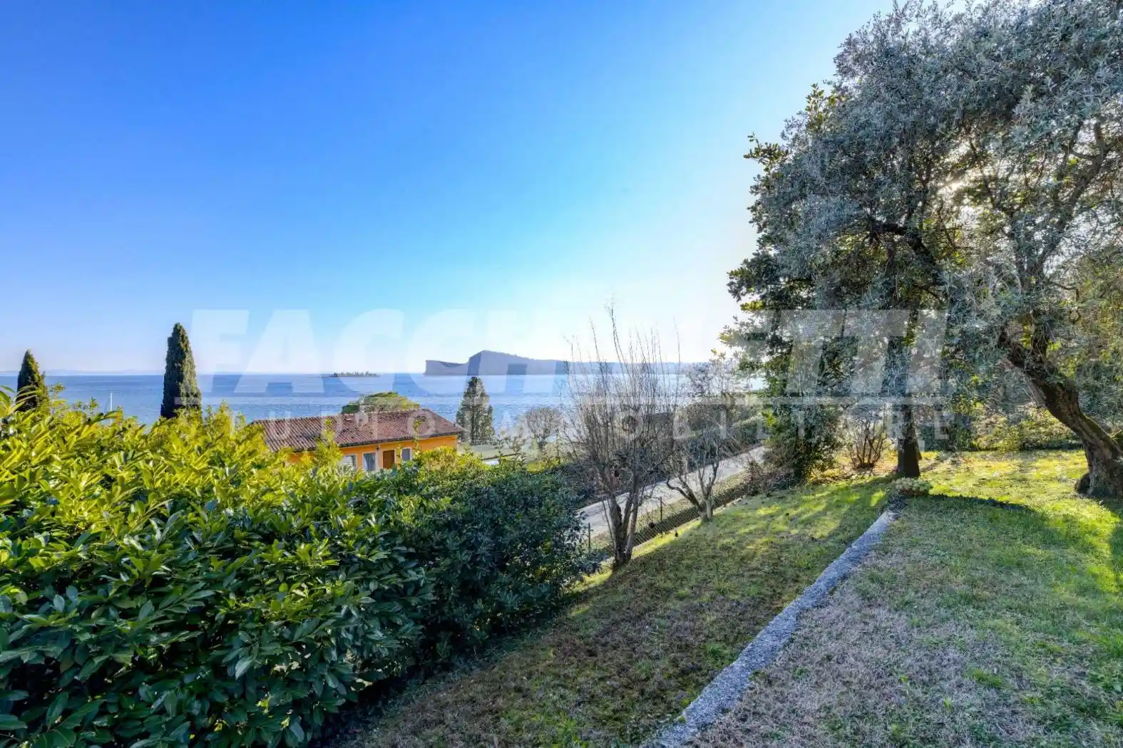 Villa in vendita a San Felice del Benaco
