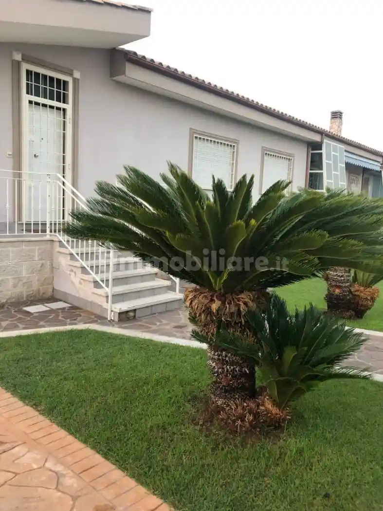 Villa in affitto a Nettuno