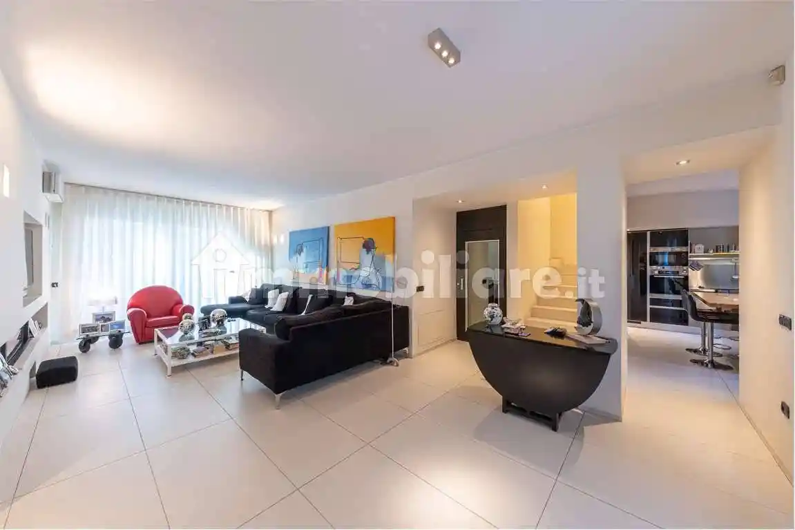 Villa in vendita a Modena