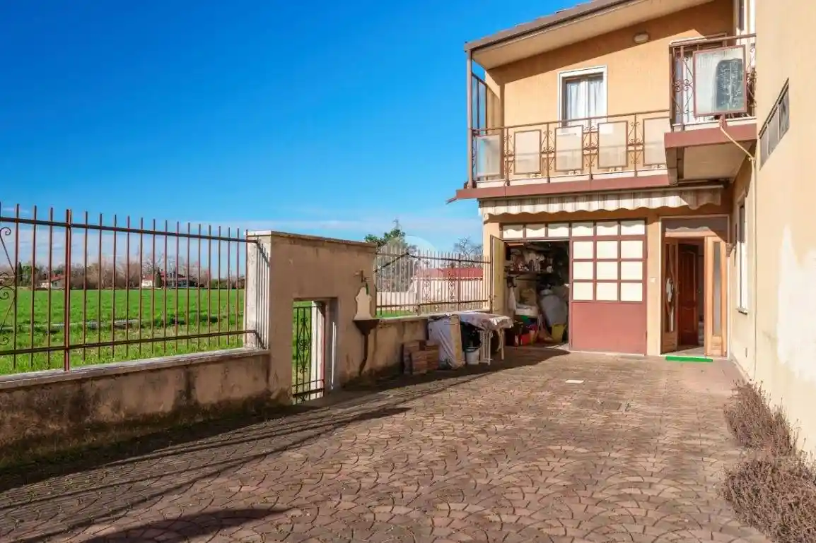 Casa indipendente in vendita a Rezzato