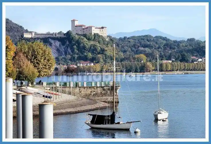 Casa indipendente in vendita a Arona