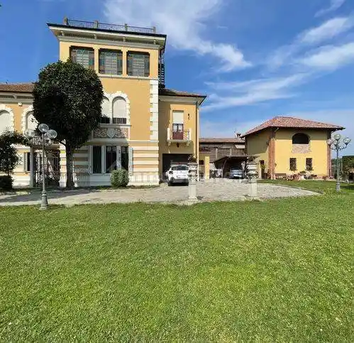 Villa in vendita a Tortona