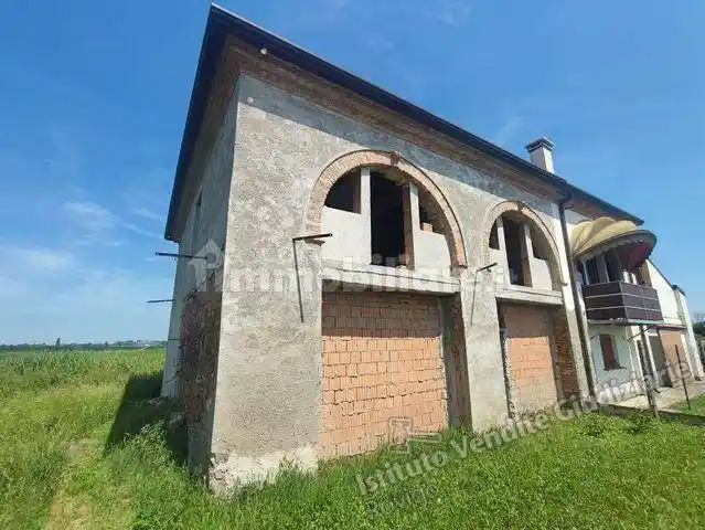 Rustico - Casale in vendita a Canda