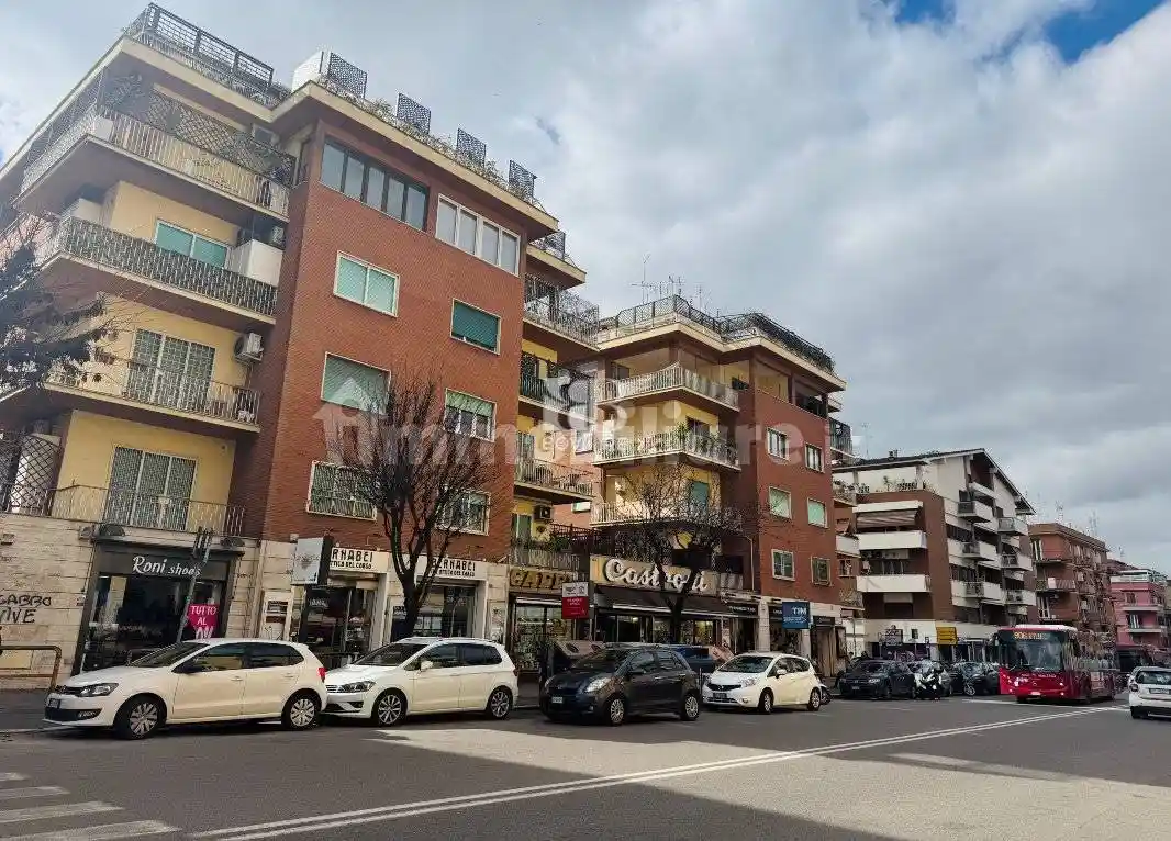 Appartamento in vendita a Roma