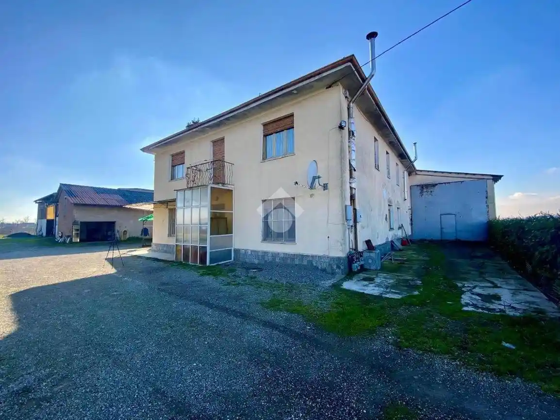 Casa indipendente in vendita a Alluvioni Piovera