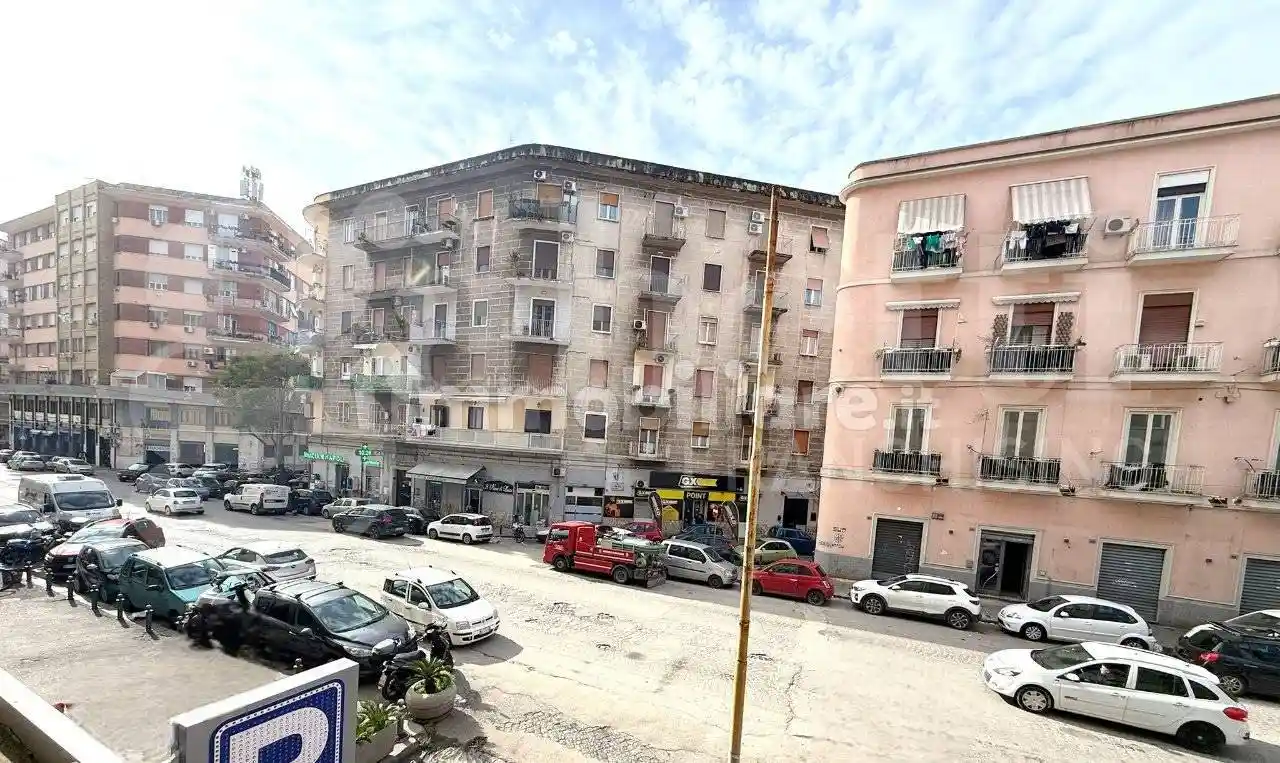 Appartamento in vendita a Napoli