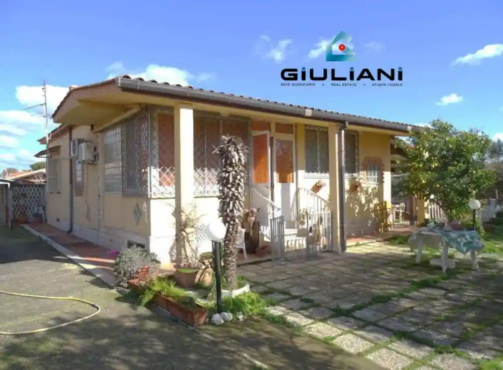 Villa in vendita a Latina