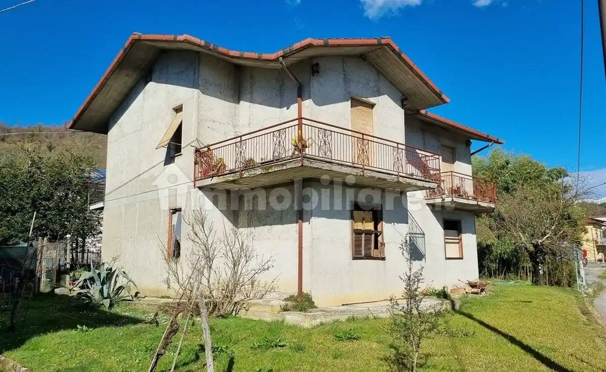 Villa in vendita a Licciana Nardi
