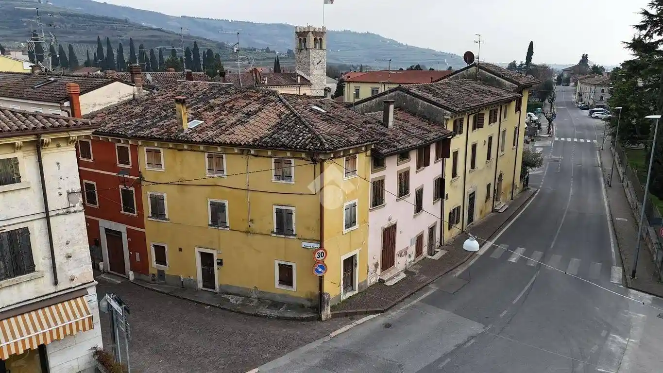 Casa indipendente in vendita a Mezzane di Sotto