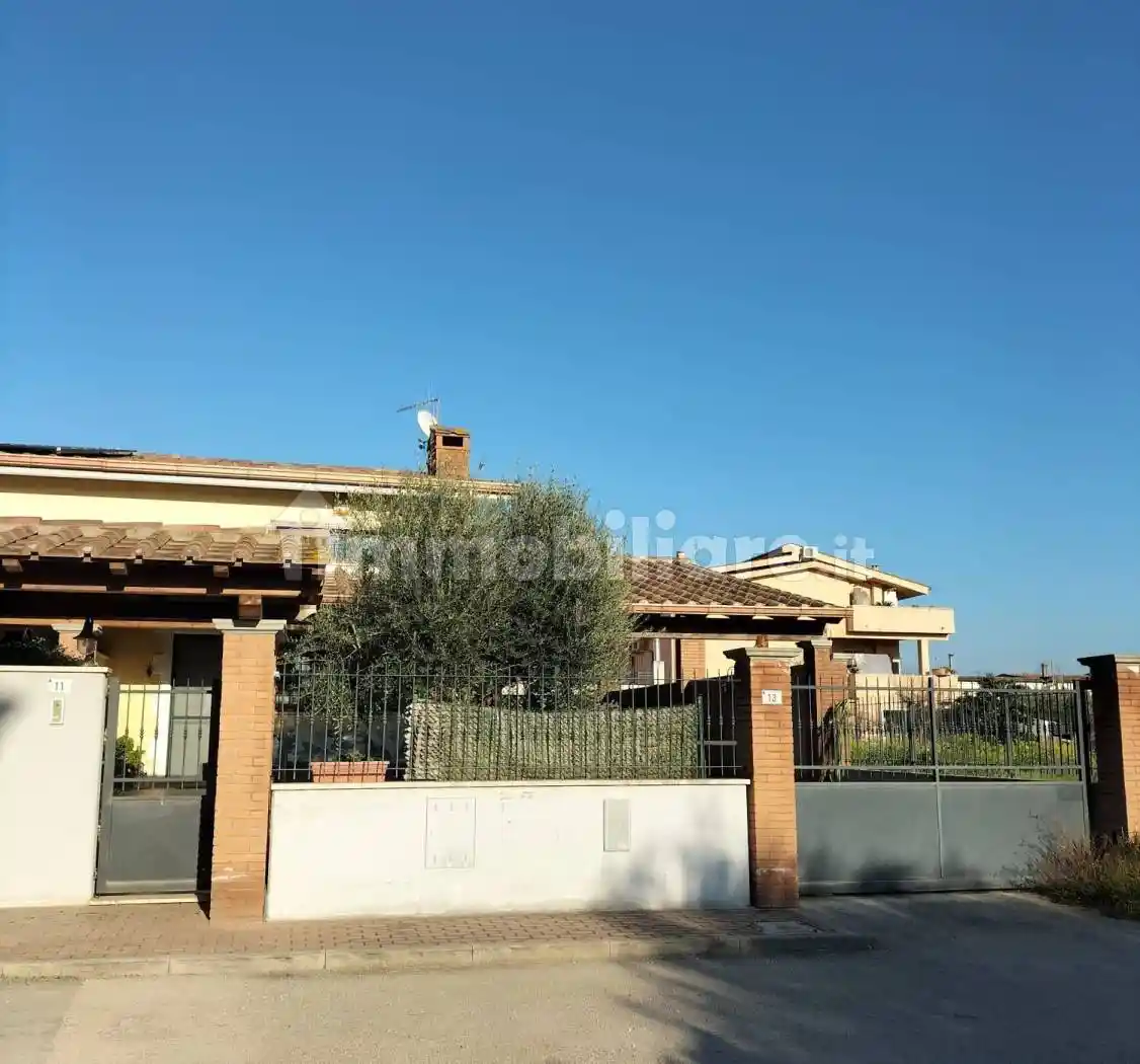 Villa in vendita a Aprilia