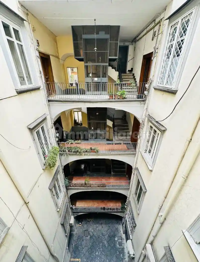 Appartamento in vendita a Napoli