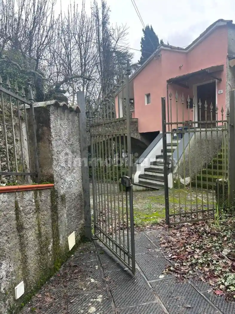 Casa indipendente in vendita a Podenzana