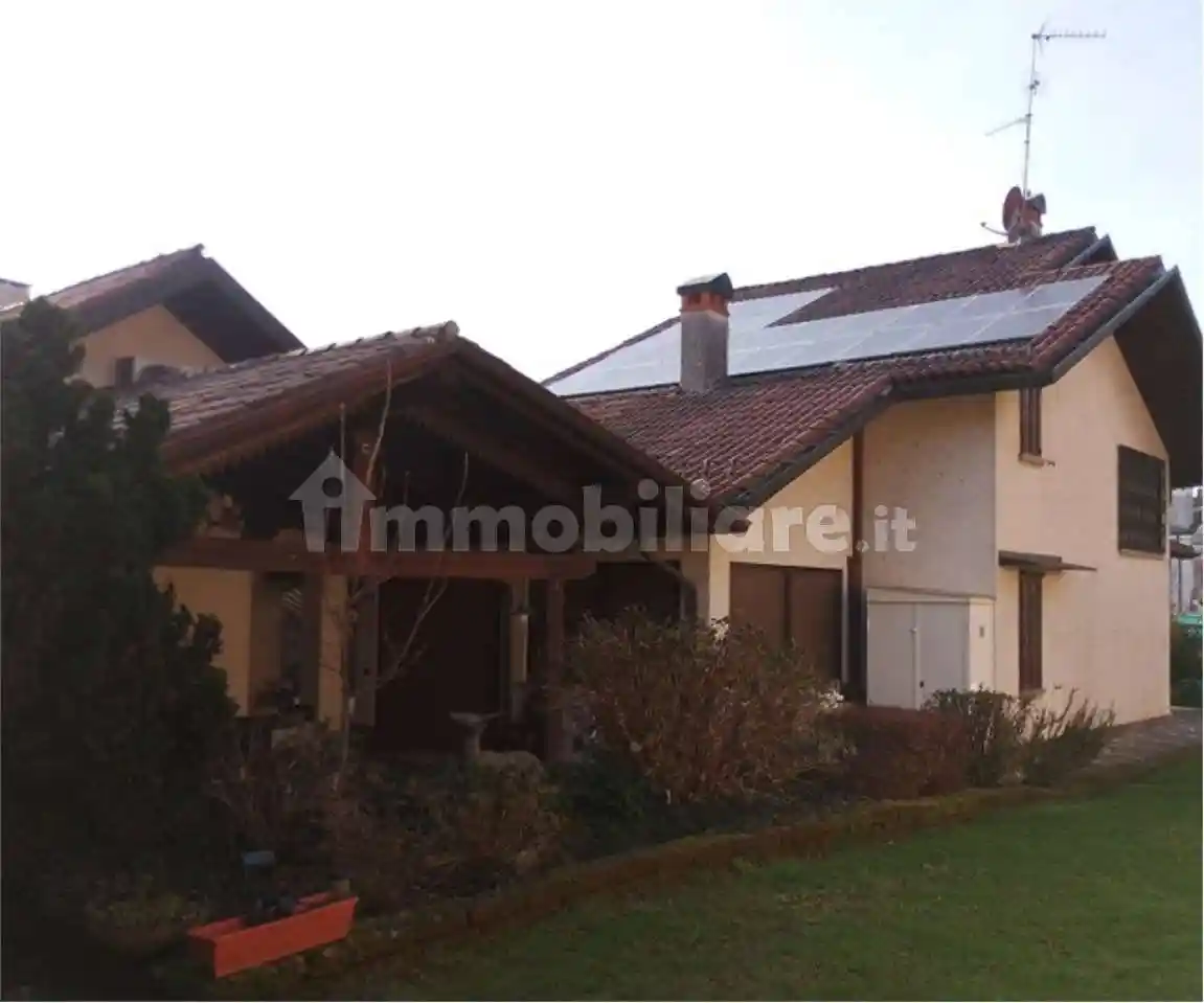 Villa in vendita a Usmate Velate