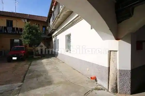 Appartamento in vendita a Oltrona di San Mamette