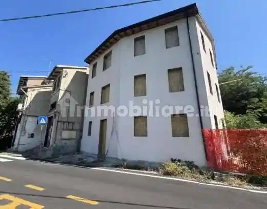 Casa indipendente in vendita a Bologna