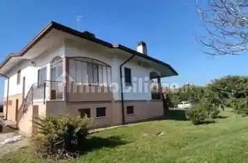 Villa in vendita a Santa Maria la Longa