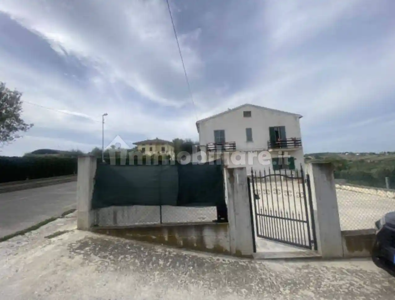 Casa indipendente in vendita a Controguerra