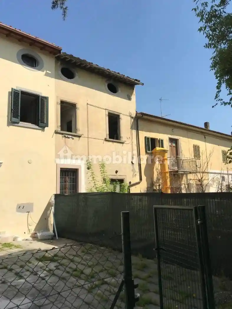 Casa indipendente in vendita a Pistoia
