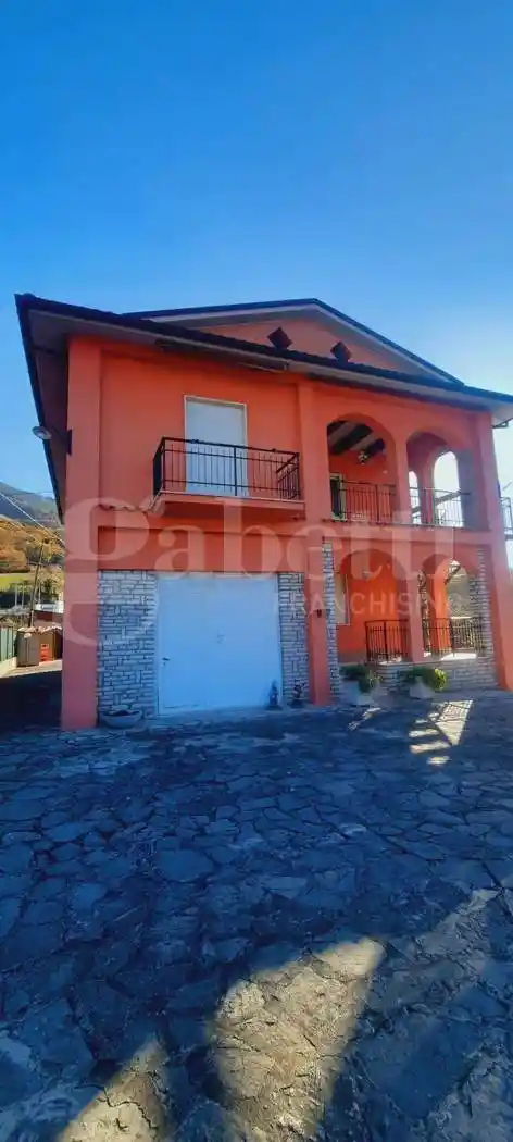 Casa indipendente in vendita a Poggio Bustone