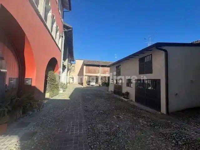 Casa indipendente in vendita a Brescia