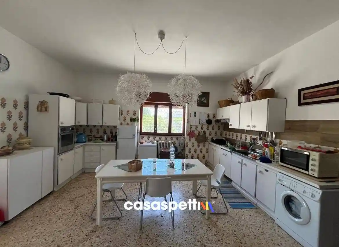 Villa in vendita a Lizzano