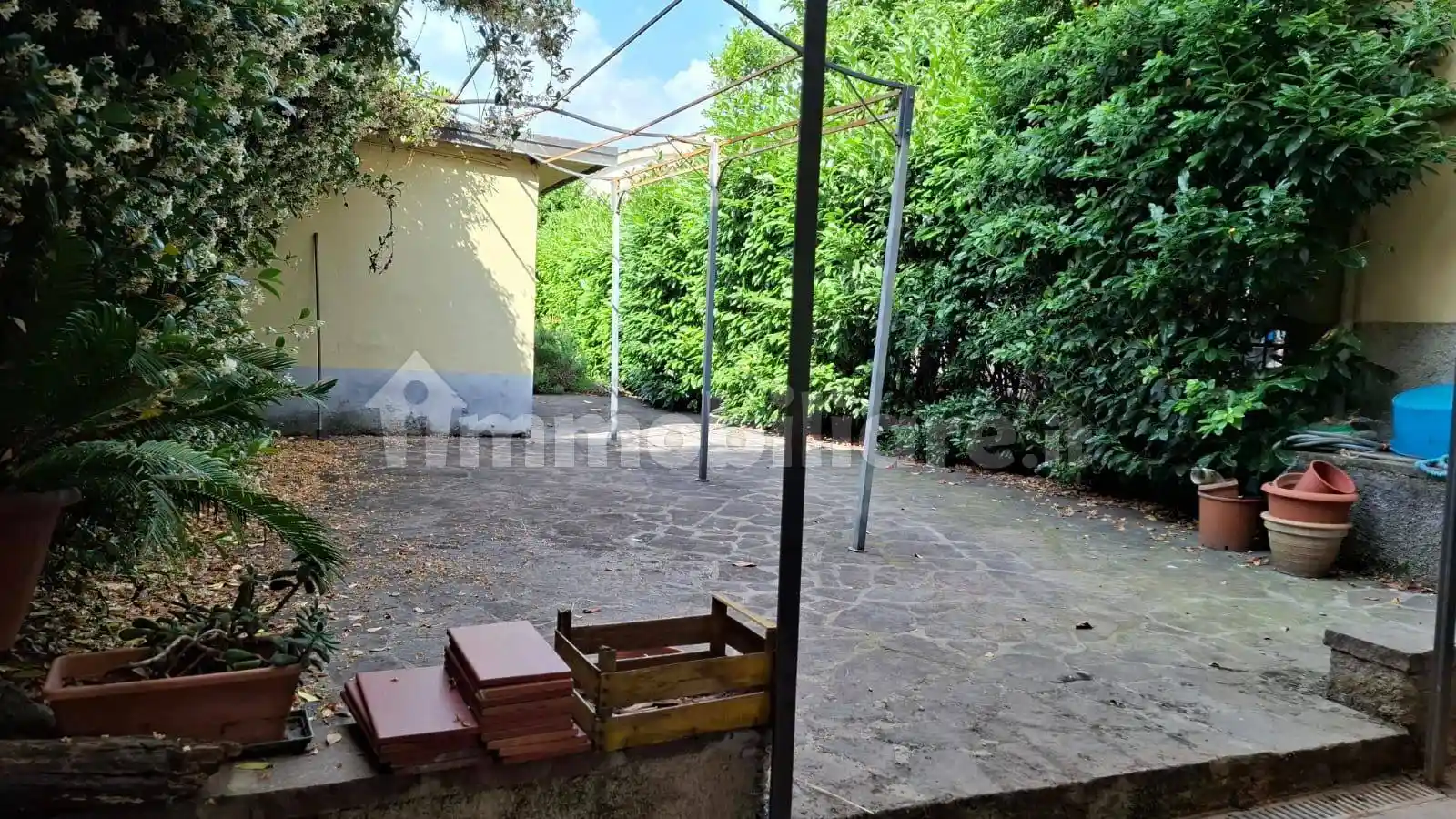 Casa indipendente in vendita a Prato