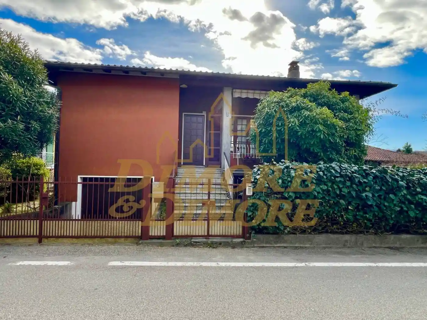 Villa in vendita a Maccagno con Pino e Veddasca