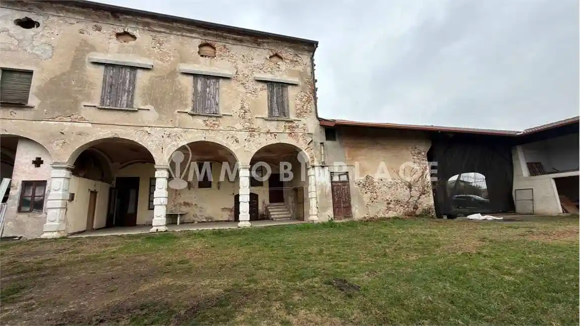 Rustico - Casale in vendita a Desenzano del Garda