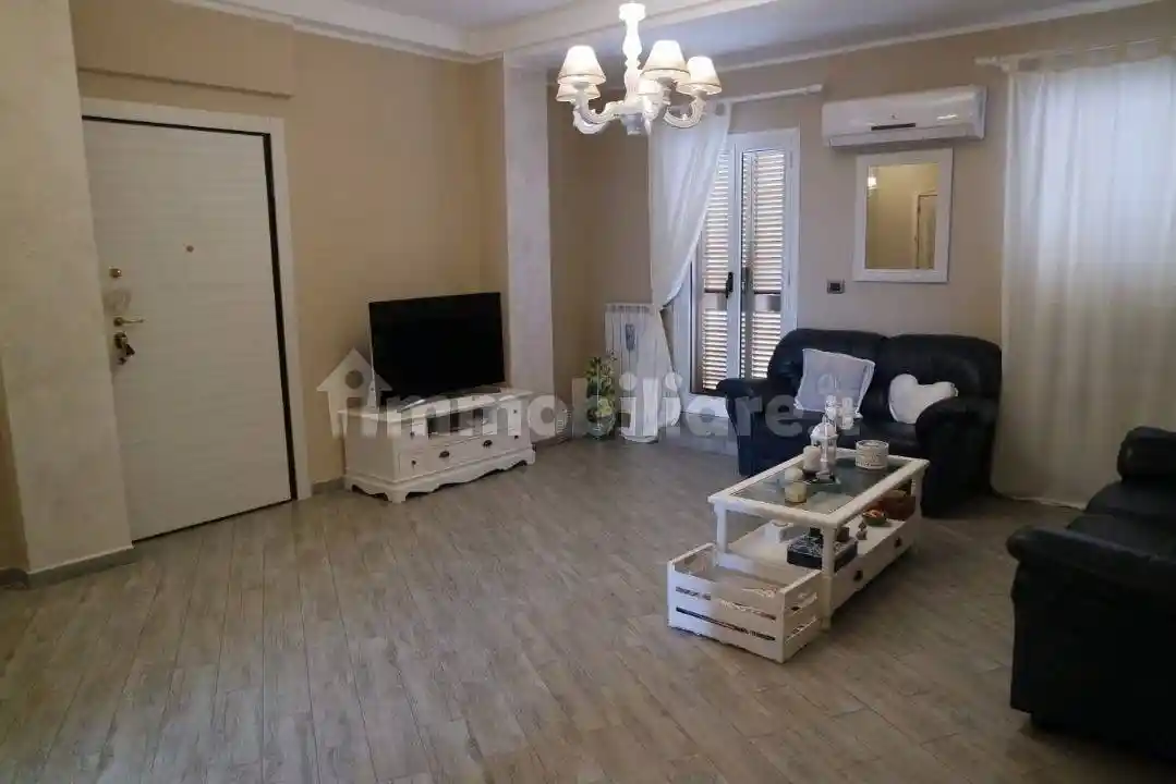 Palazzo - Edificio in affitto a Taranto