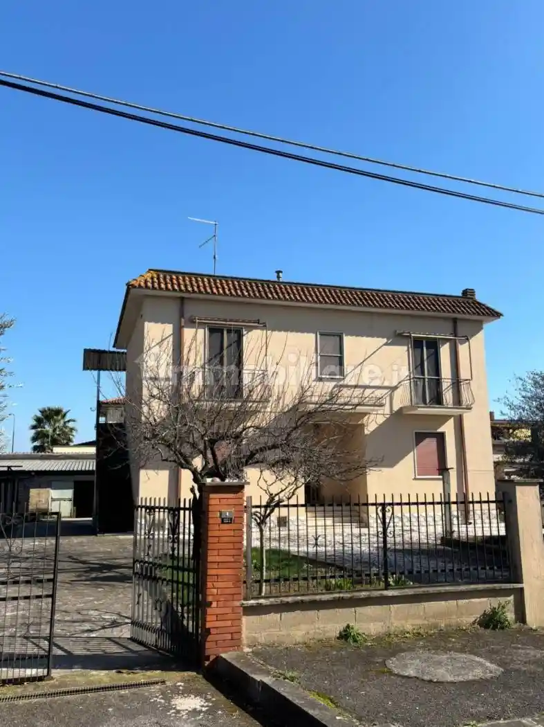 Appartamento in vendita a Aprilia