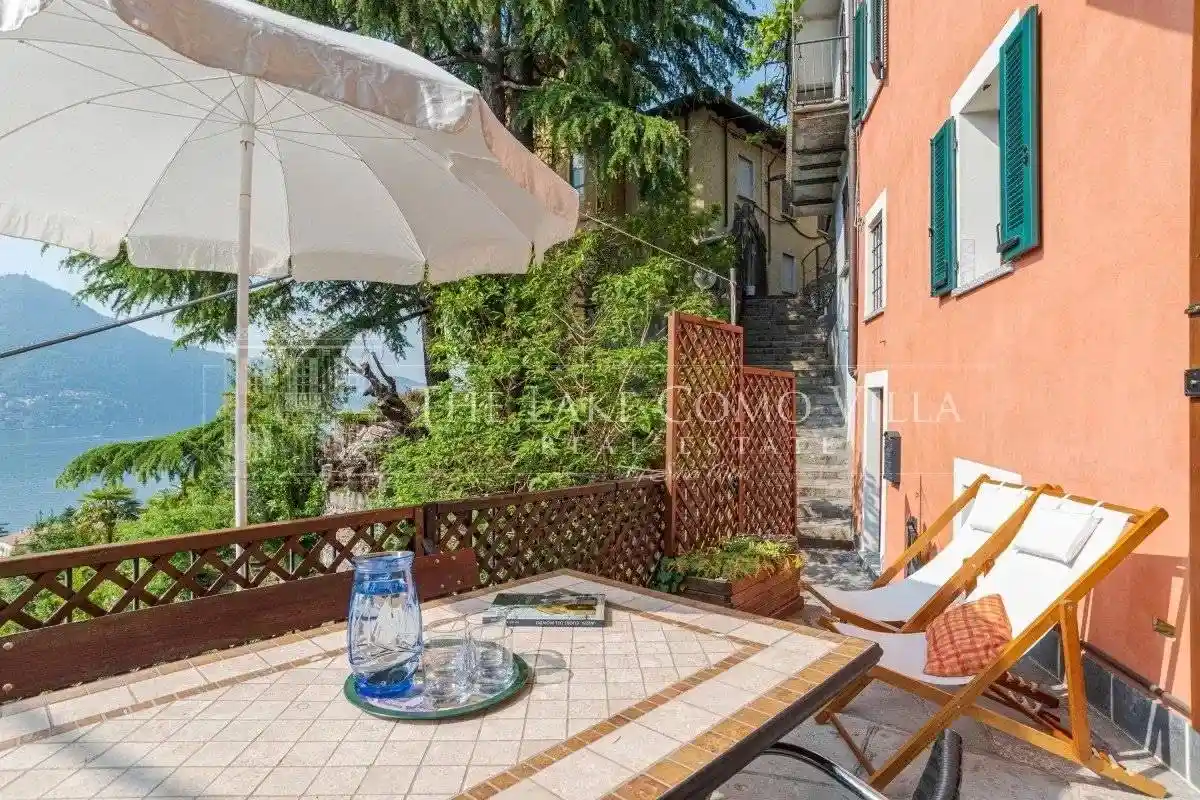 Casa indipendente in vendita a Moltrasio