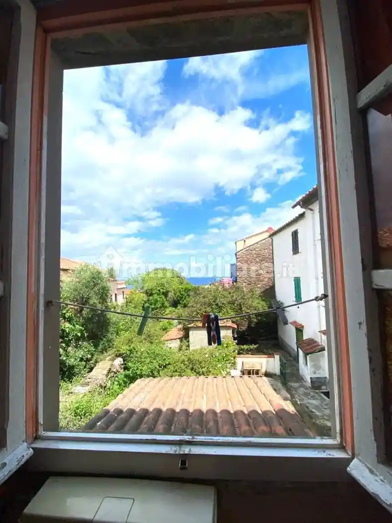 Appartamento in vendita a Capraia Isola