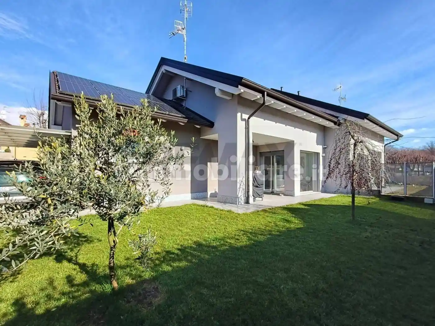 Villa in vendita a Oleggio Castello