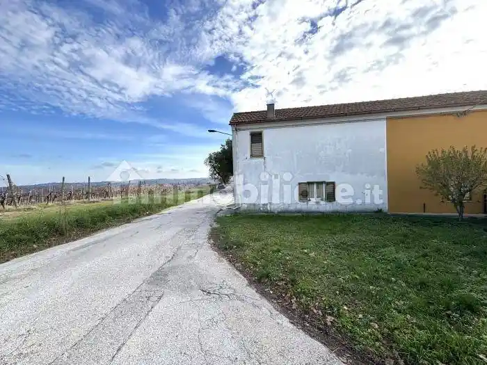 Casa indipendente in vendita a Trecastelli