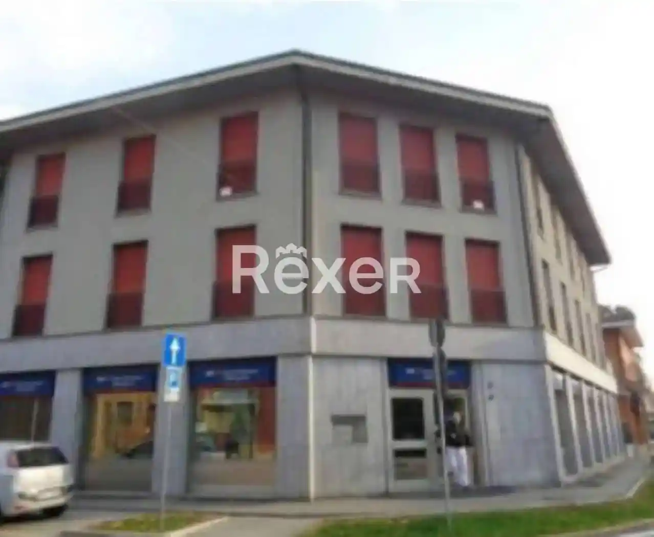 Palazzo - Edificio in vendita a Azzate