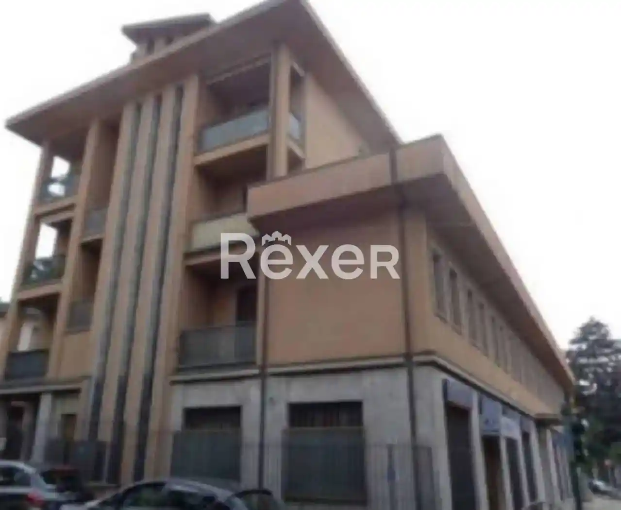 Palazzo - Edificio in vendita a Gavirate