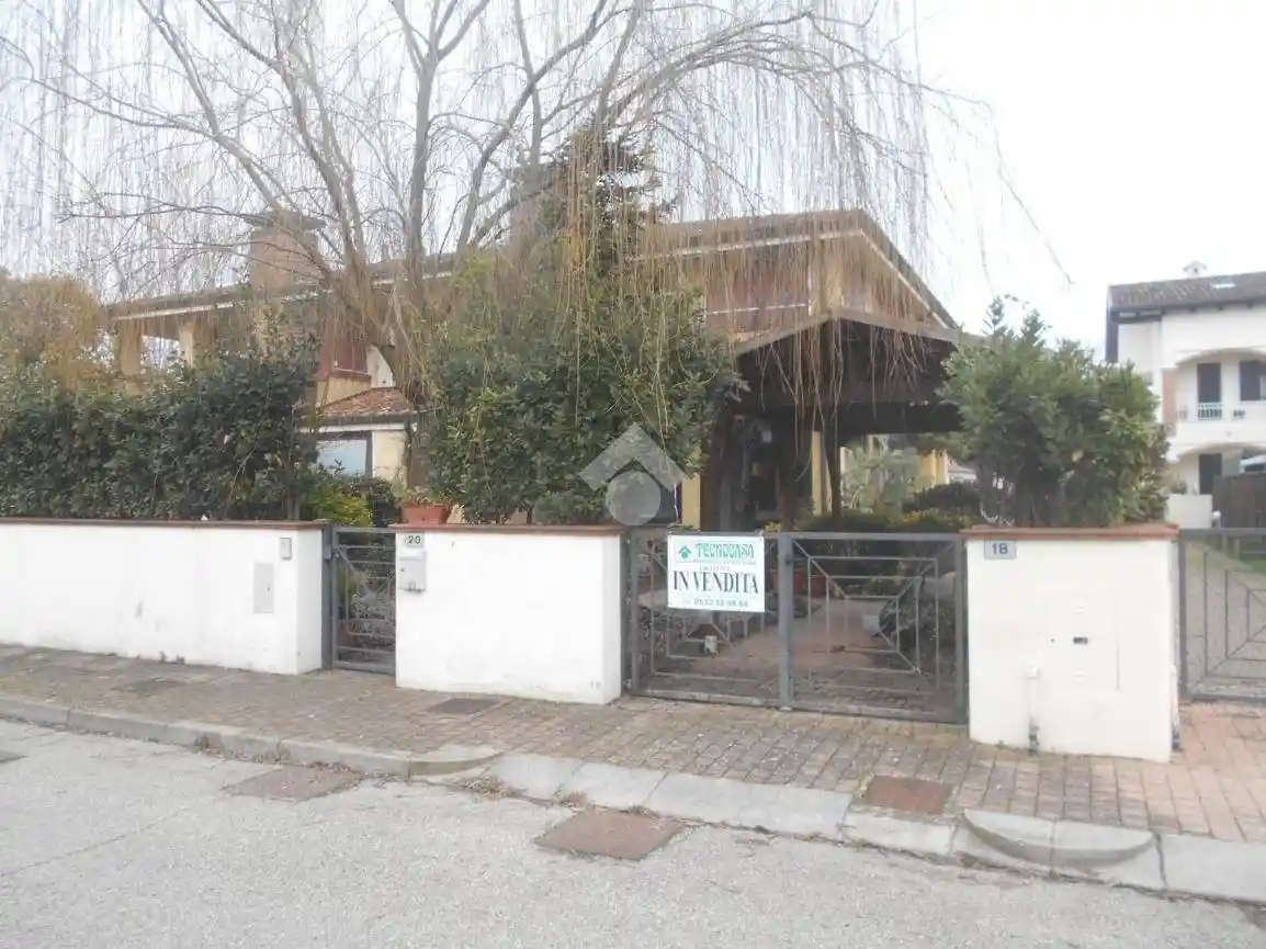 Villa in vendita a Comacchio