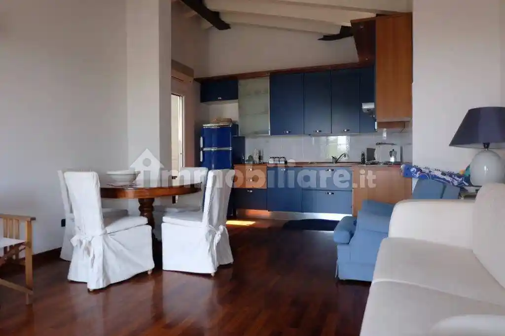 Appartamento in affitto a Padenghe sul Garda