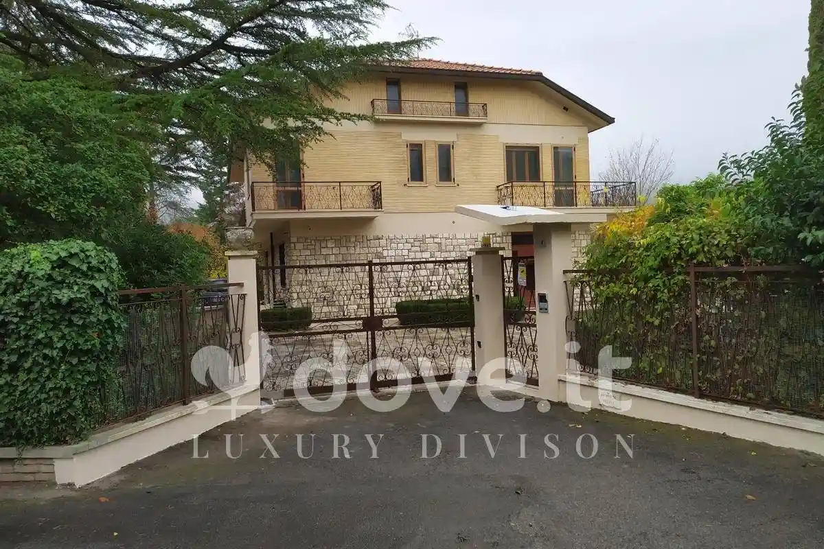 Villa in vendita a Sarteano