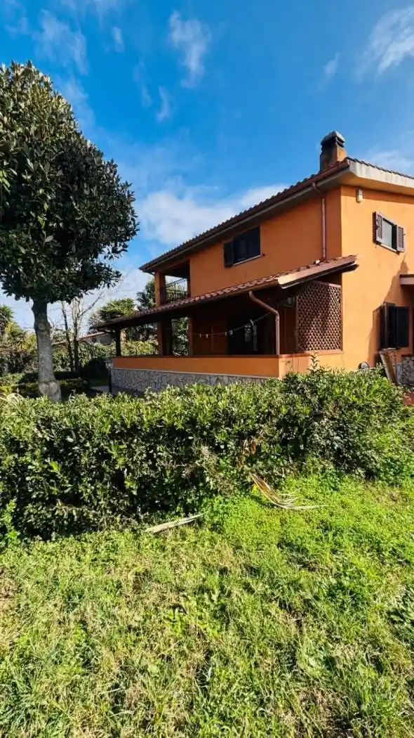 Villa in vendita a Aprilia