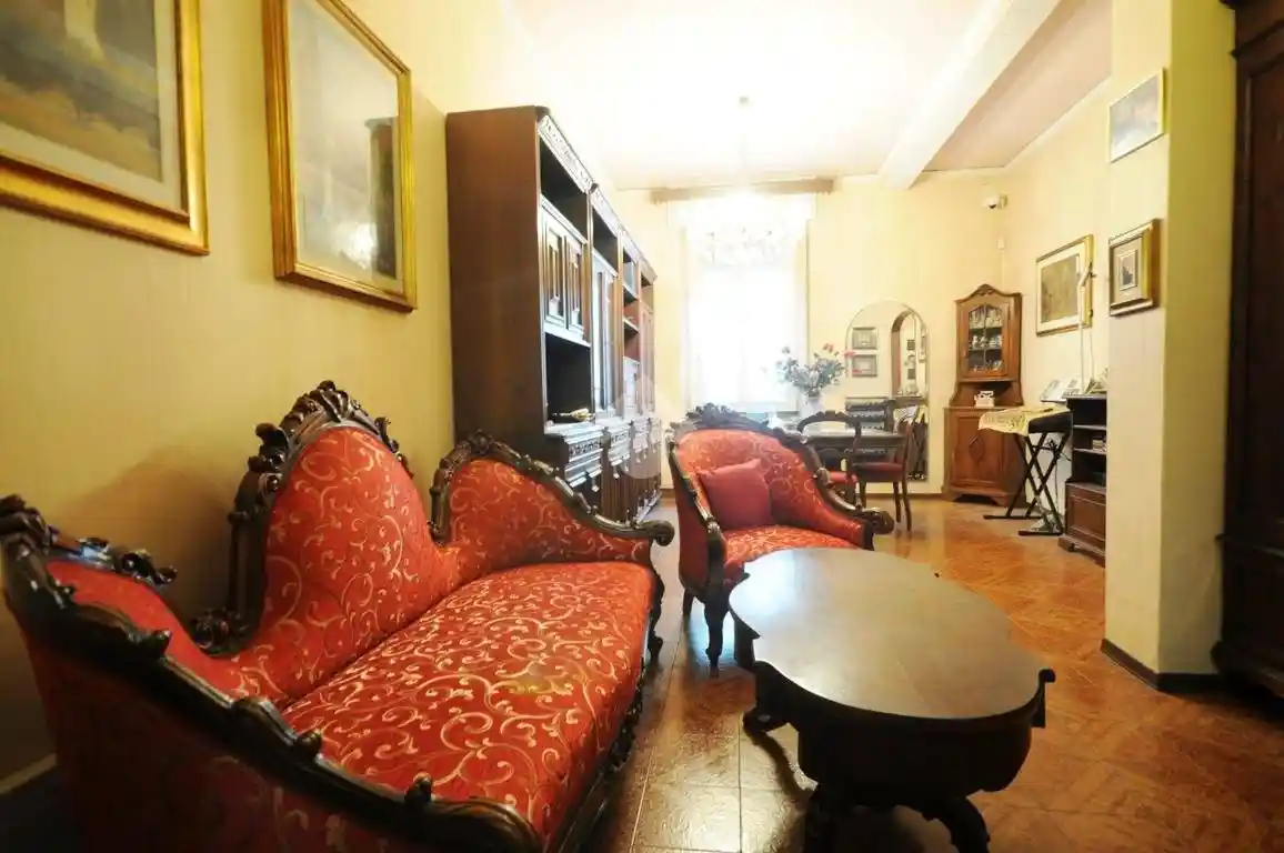 Casa indipendente in vendita a Prato