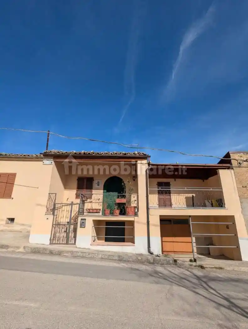 Casa indipendente in vendita a Castiglione a Casauria