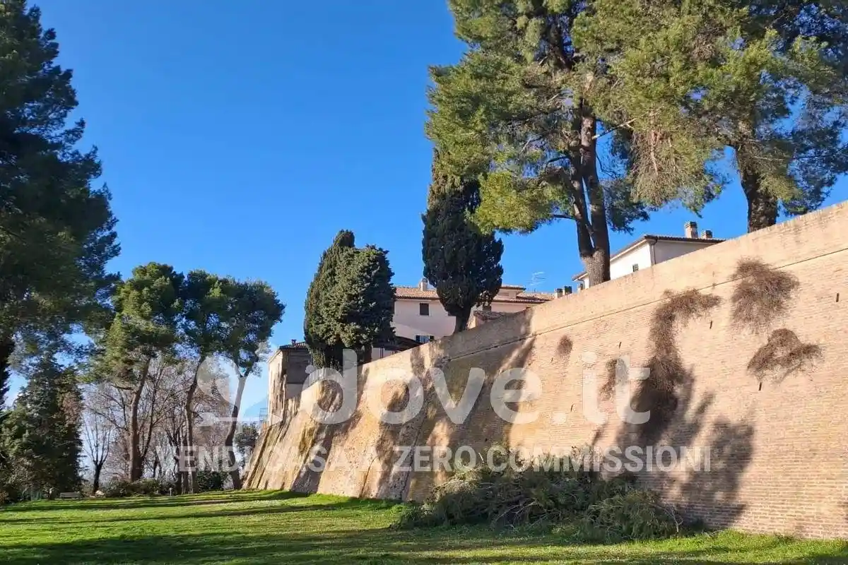 Palazzo - Edificio in vendita a Pesaro