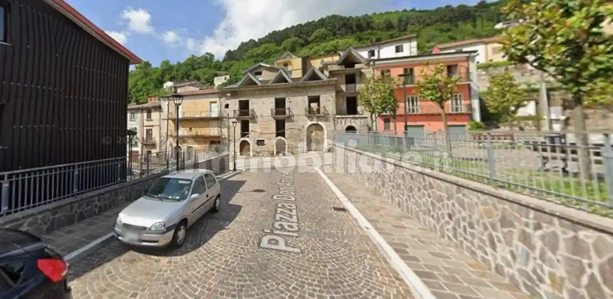 Palazzo - Stabile in vendita a Monteforte Irpino