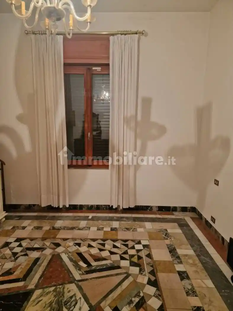 Casa indipendente in vendita a Sinalunga