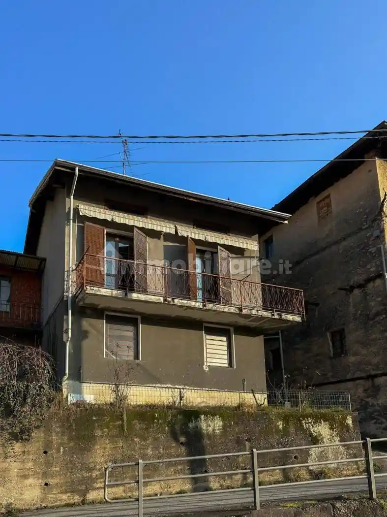 Casa indipendente in vendita a Valdilana