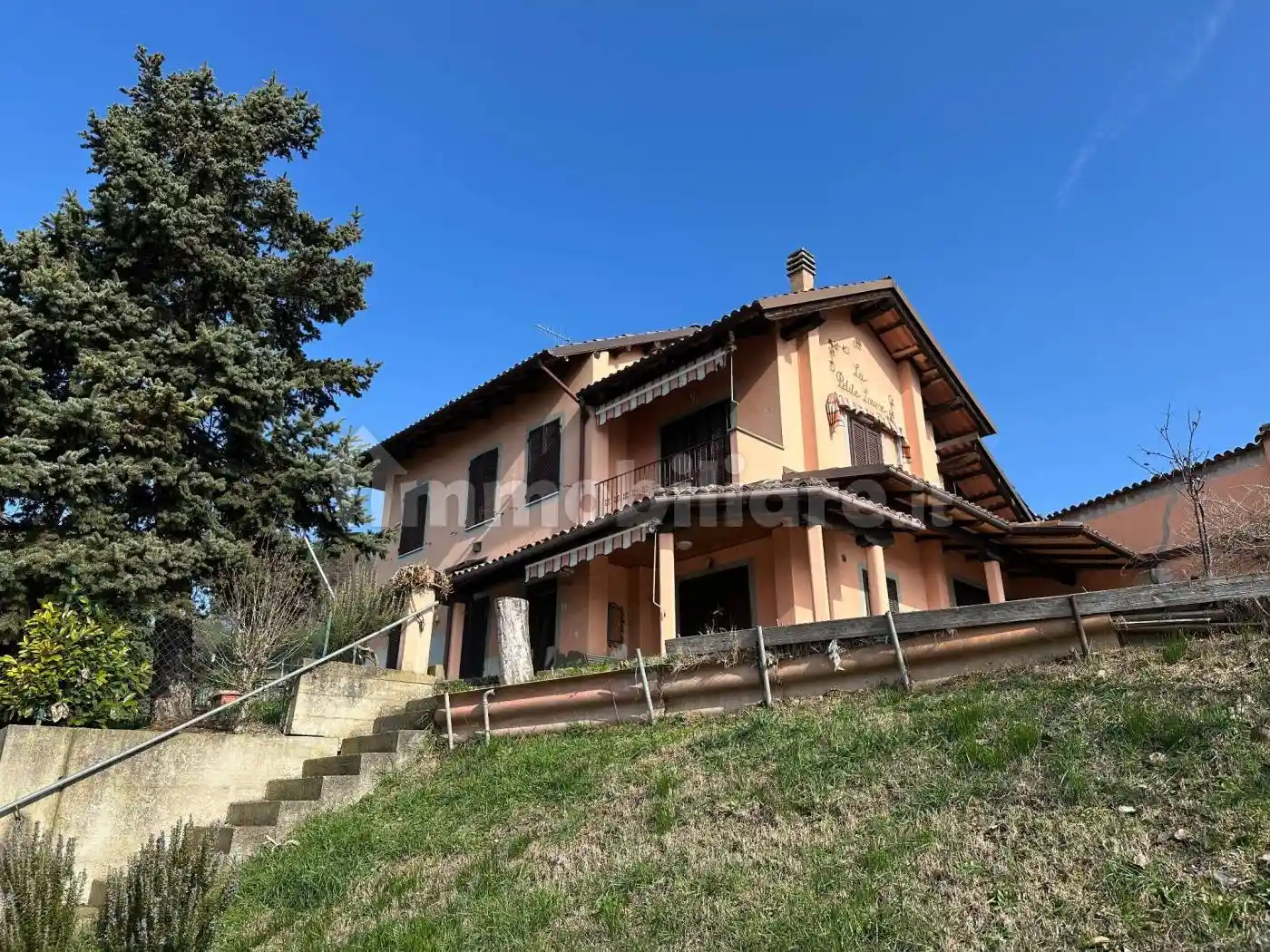 Villa in vendita a Canelli