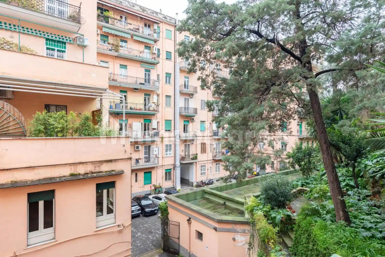 Appartamento in vendita a Napoli